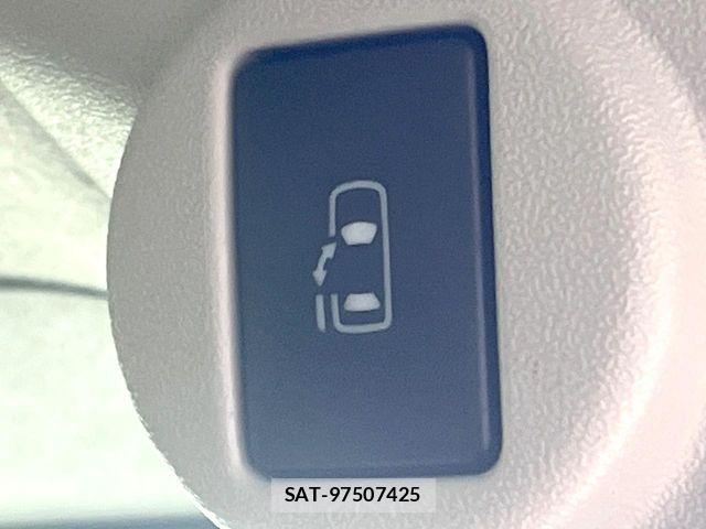 Toyota PORTE 2016-04 8209552-5