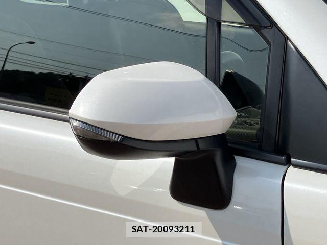 Toyota PORTE 2017-06 8209544-9