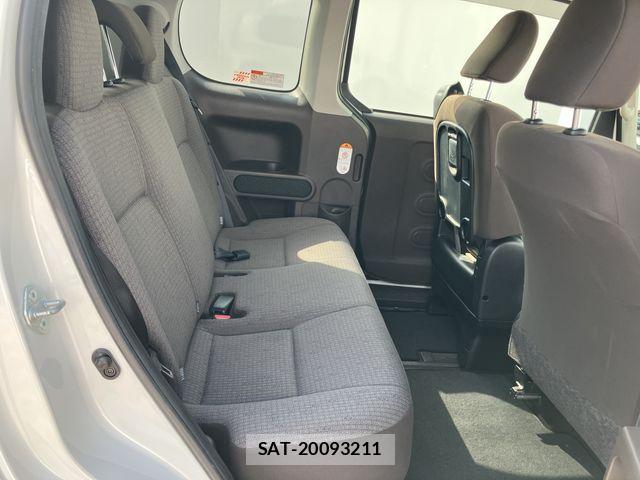 Toyota PORTE 2017-06 8209544-11