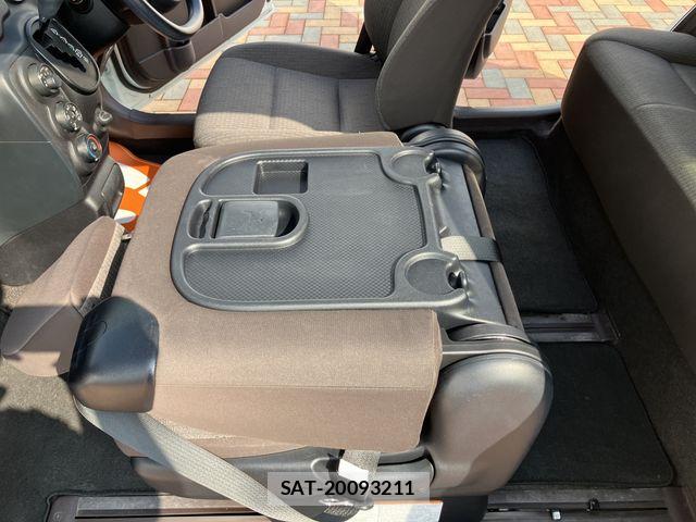Toyota PORTE 2017-06 8209544-14