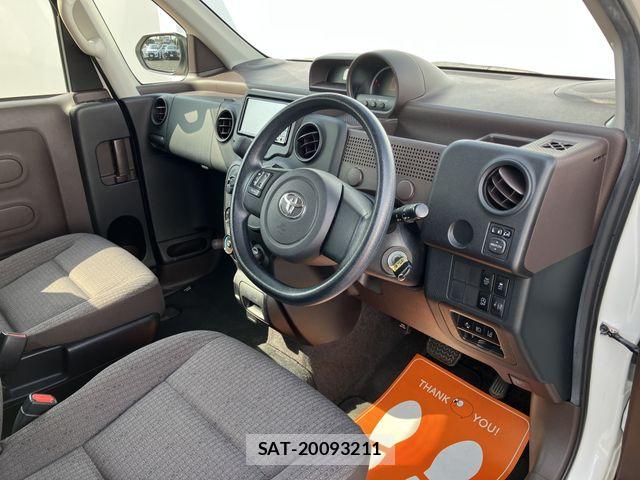 Toyota PORTE 2017-06 8209544-1