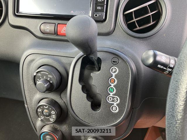 Toyota PORTE 2017-06 8209544-24