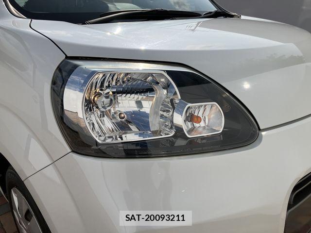 Toyota PORTE 2017-06 8209544-26