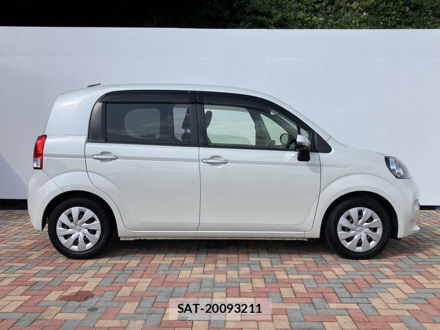 Toyota PORTE 2017-06 8209544-5