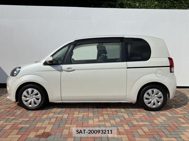 Toyota PORTE 2017-06 8209544-6