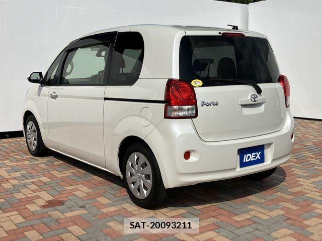Toyota PORTE 2017-06 8209544-8