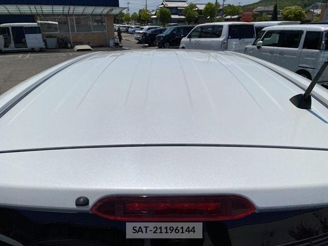 Toyota PORTE 2016-11 8209551-11