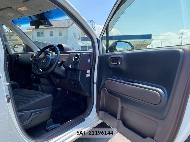 Toyota PORTE 2016-11 8209551-14