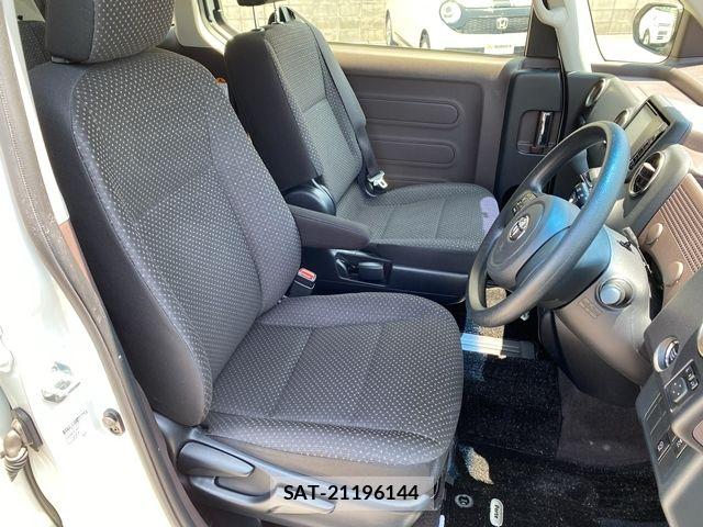 Toyota PORTE 2016-11 8209551-15