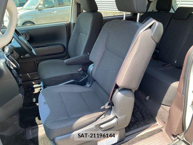 Toyota PORTE 2016-11 8209551-16