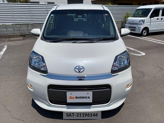 Toyota PORTE 2016-11 8209551-2