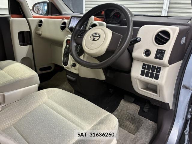 Toyota PORTE 2012-10 8209554-13