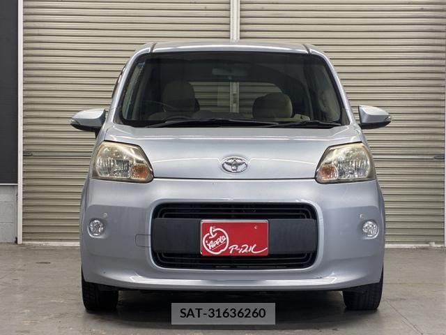 Toyota PORTE 2012-10 8209554-1