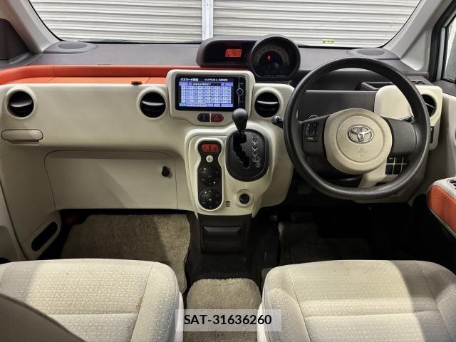 Toyota PORTE 2012-10 8209554-19