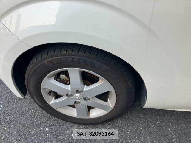 Toyota PORTE 2012-09 8209555-10
