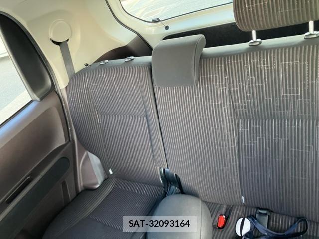 Toyota PORTE 2012-09 8209555-12