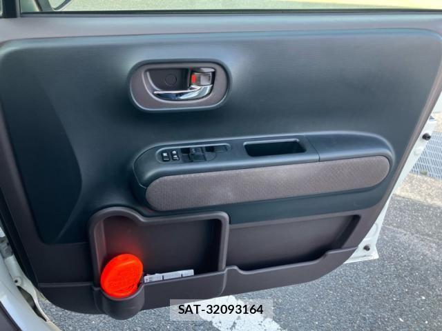 Toyota PORTE 2012-09 8209555-13