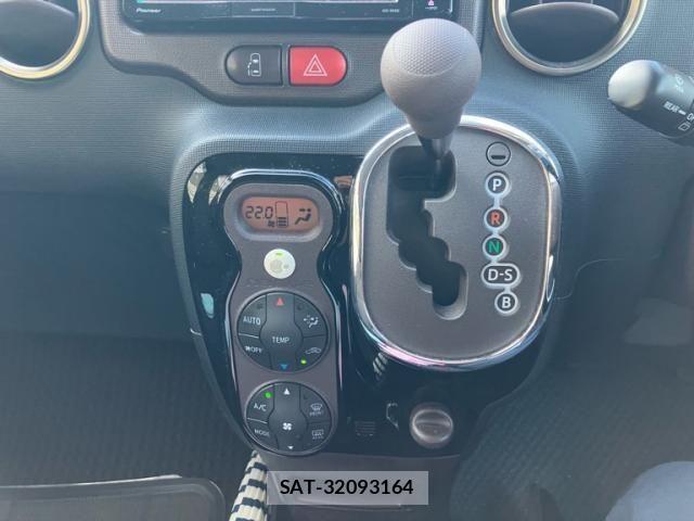 Toyota PORTE 2012-09 8209555-16