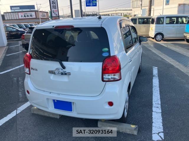 Toyota PORTE 2012-09 8209555-4