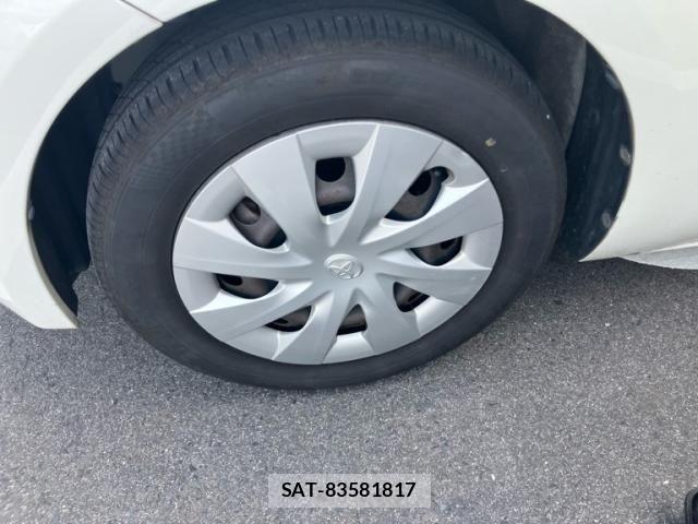 Toyota PORTE 2012-11 8231310-8