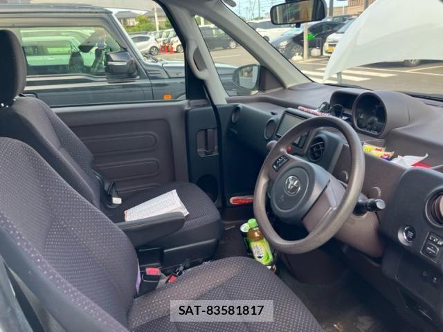Toyota PORTE 2012-11 8231310-11