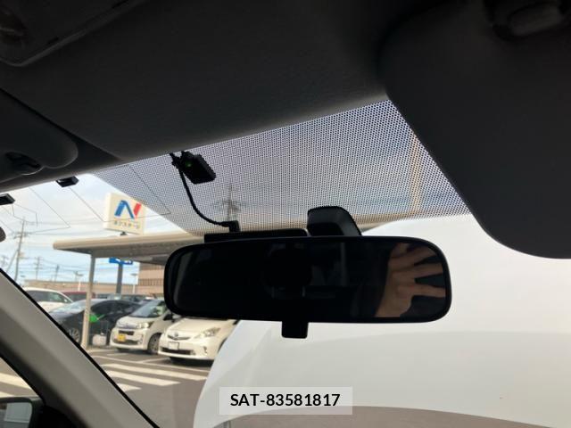 Toyota PORTE 2012-11 8231310-19