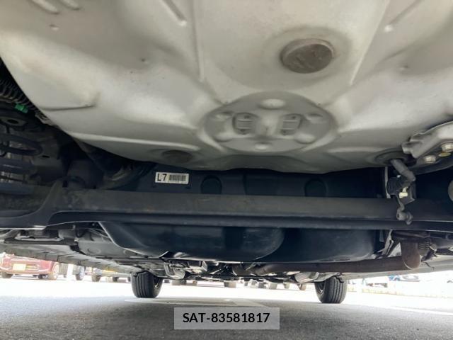 Toyota PORTE 2012-11 8231310-5