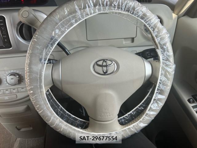 Toyota PORTE 2011-06 8246338-10