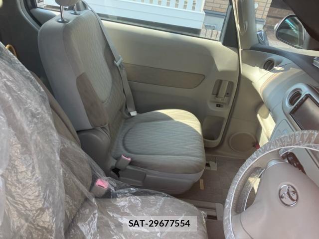 Toyota PORTE 2011-06 8246338-4