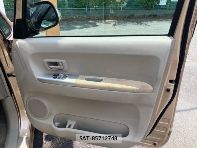 Toyota PORTE 2008-08 8246341-9