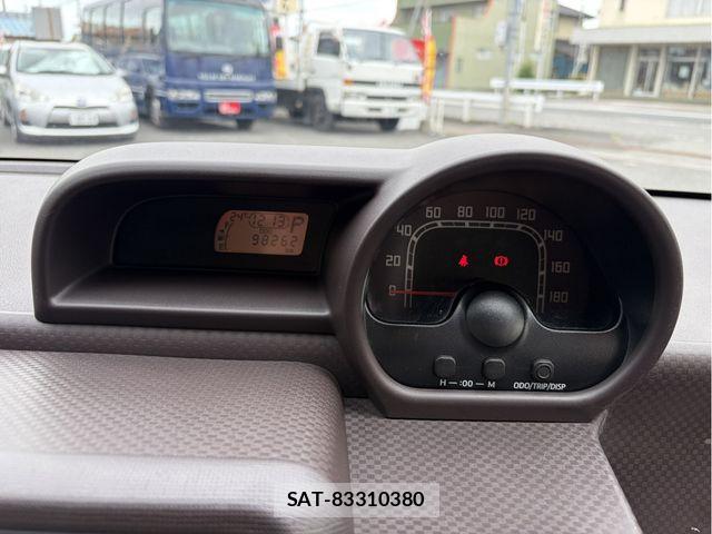 Toyota PORTE 2014-06 8337398-15