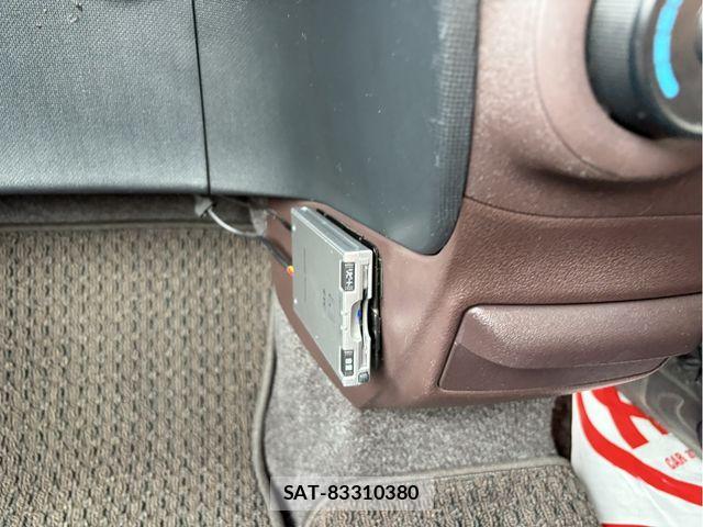 Toyota PORTE 2014-06 8337398-18
