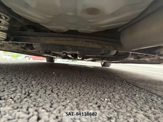 Toyota PORTE 2011-08 8337397-11