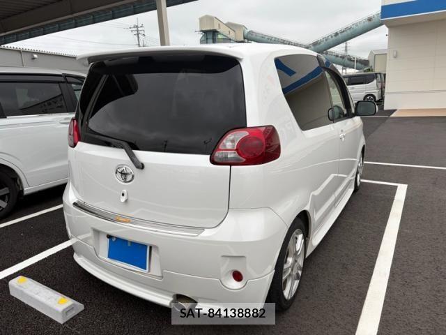 Toyota PORTE 2011-08 8337397-8
