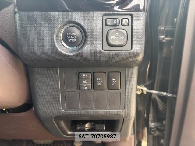 Toyota PORTE 2012-12 8368114-18