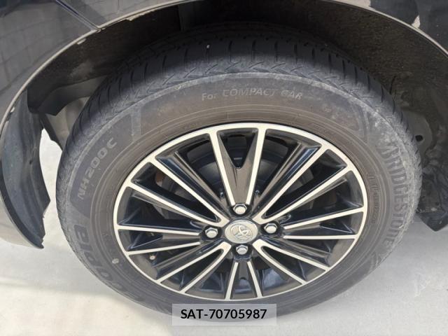 Toyota PORTE 2012-12 8368114-7