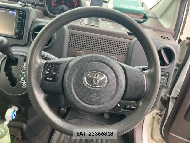 Toyota PORTE 2016-08 8368117-16