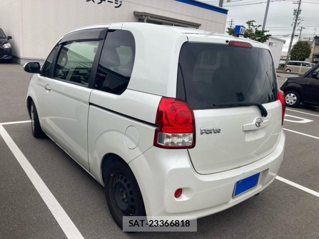 Toyota PORTE 2016-08 8368117-3
