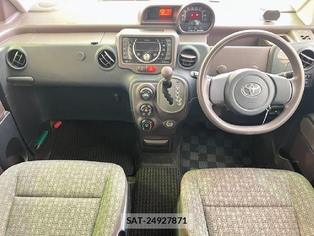 Toyota PORTE 2013-08 8368113-1