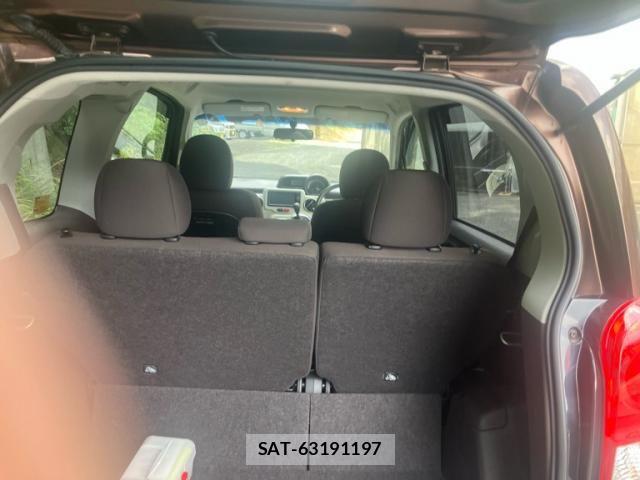 Toyota PORTE 2013-09 8368112-9