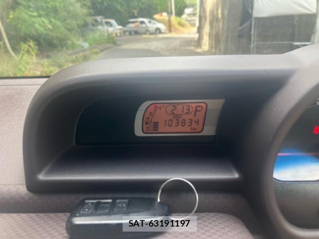 Toyota PORTE 2013-09 8368112-18