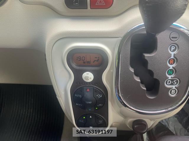 Toyota PORTE 2013-09 8368112-19