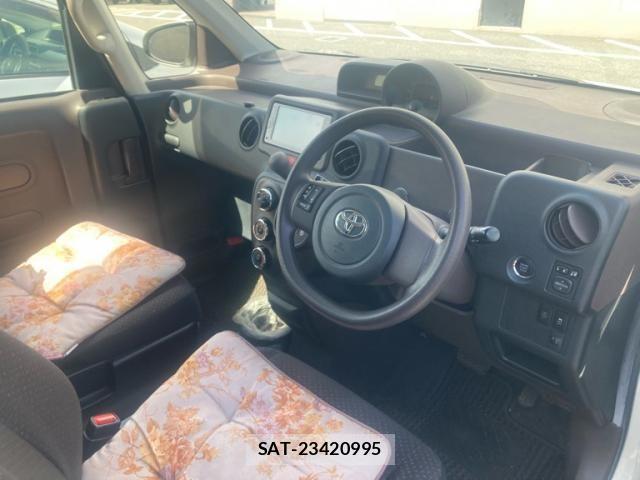 Toyota PORTE 2013-08 8372054-10