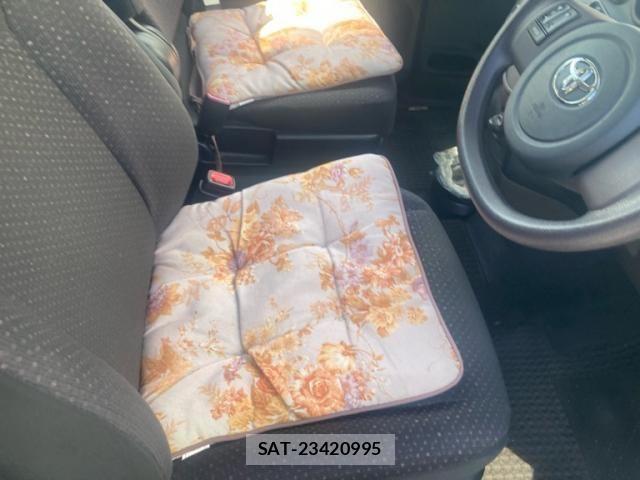 Toyota PORTE 2013-08 8372054-12