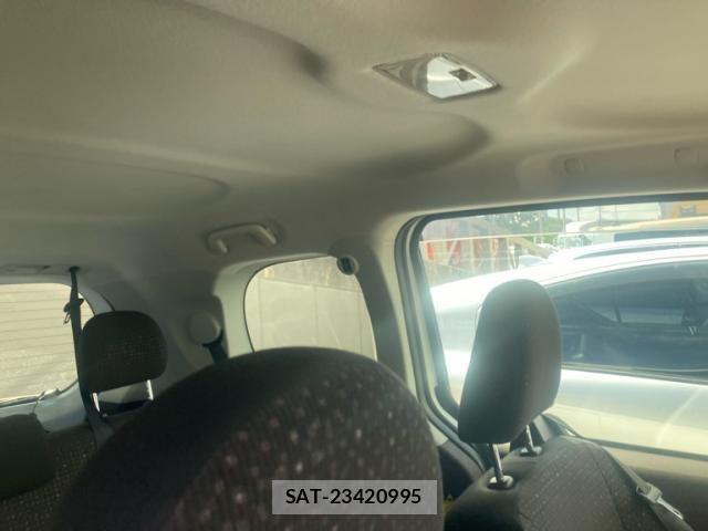 Toyota PORTE 2013-08 8372054-13