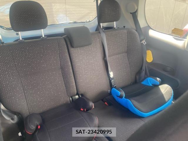 Toyota PORTE 2013-08 8372054-14