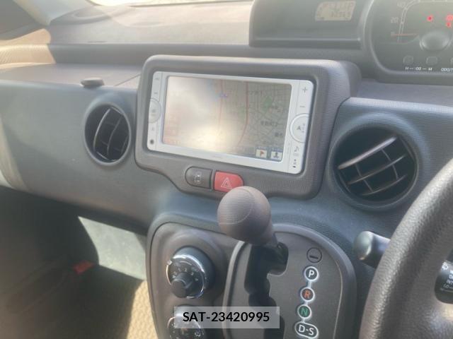 Toyota PORTE 2013-08 8372054-22