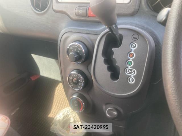 Toyota PORTE 2013-08 8372054-23