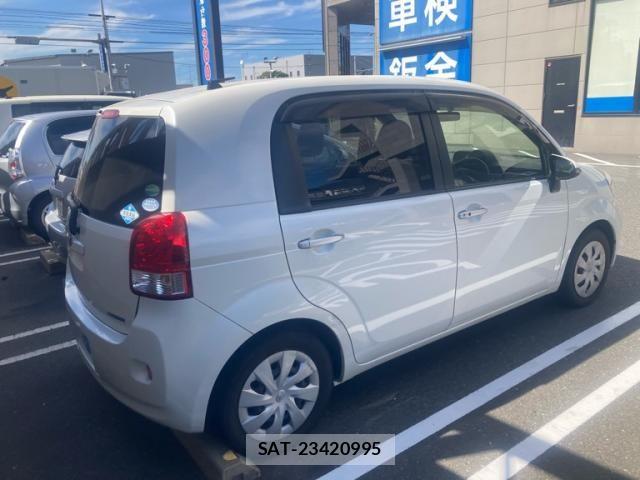 Toyota PORTE 2013-08 8372054-2