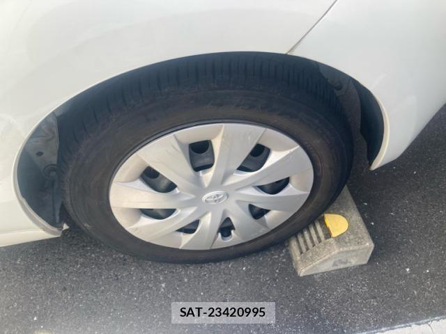 Toyota PORTE 2013-08 8372054-5